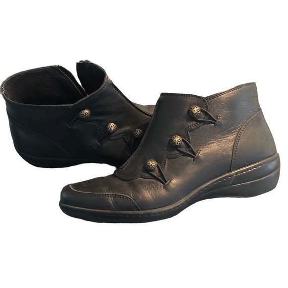 Clarks Outdoor Muckers size  9.5 Black - Picture 2 of 13